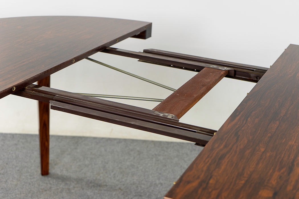 Mid-Century Rosewood Dining Table by Haslev - (322-030)