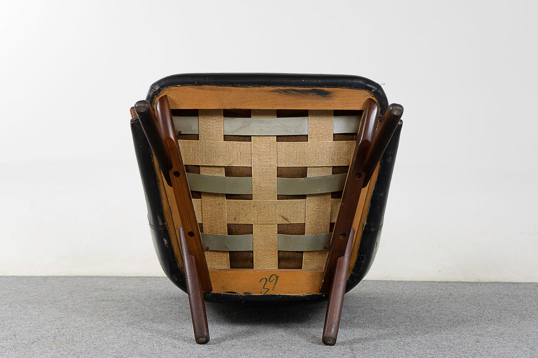 Vinyl & Teak Danish Chair by Svend Skipper - (323-139)