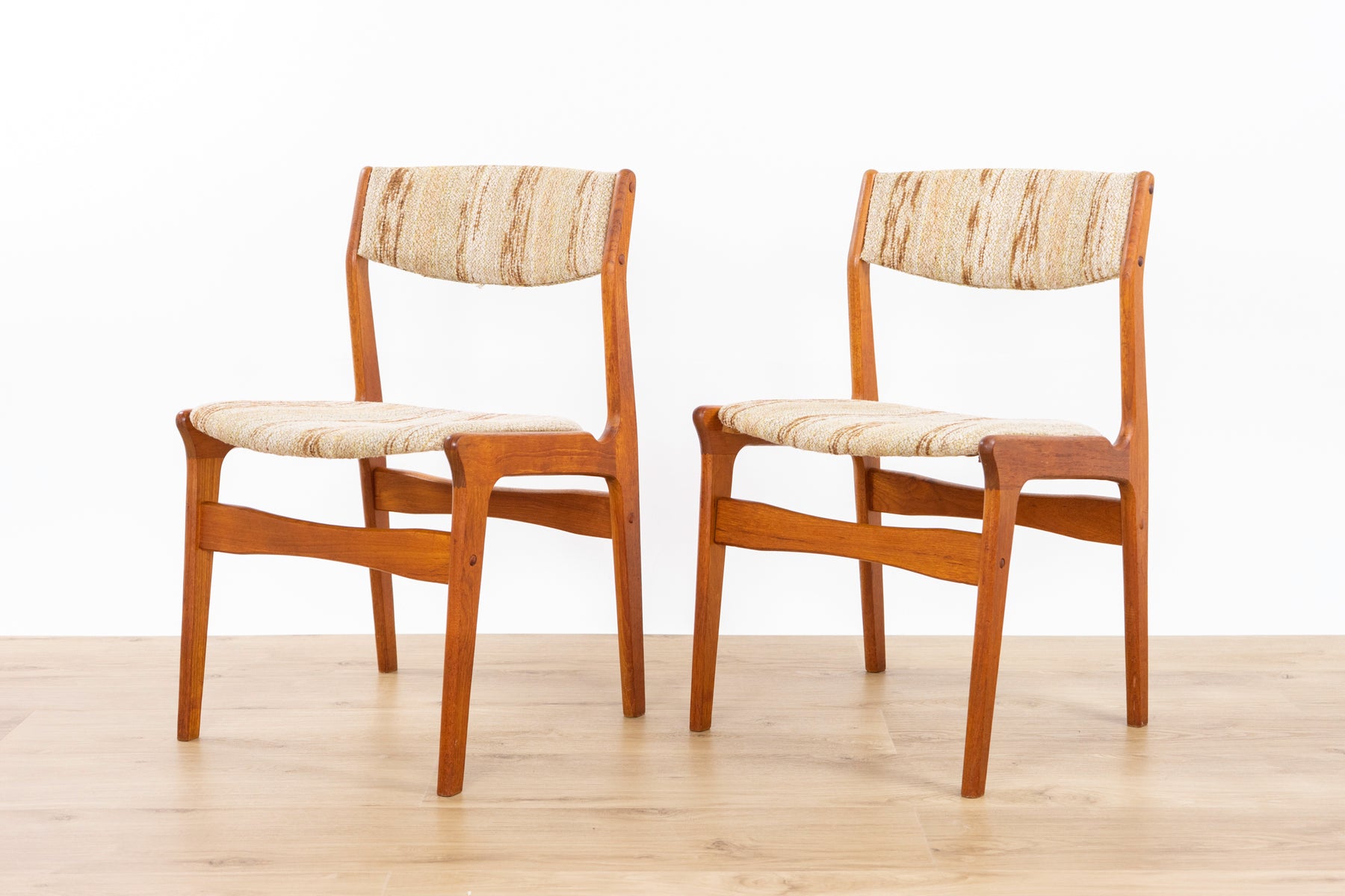 2 Danish Mid Century Teak Dining Chairs - (D1511)