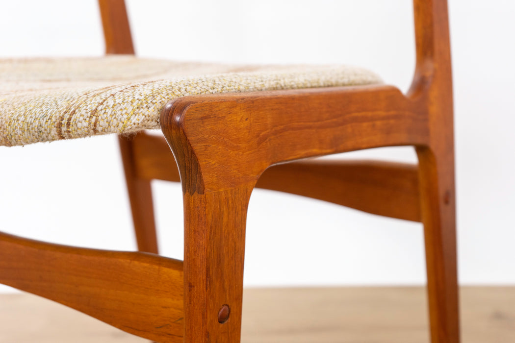 2 Danish Mid Century Teak Dining Chairs - (D1511)