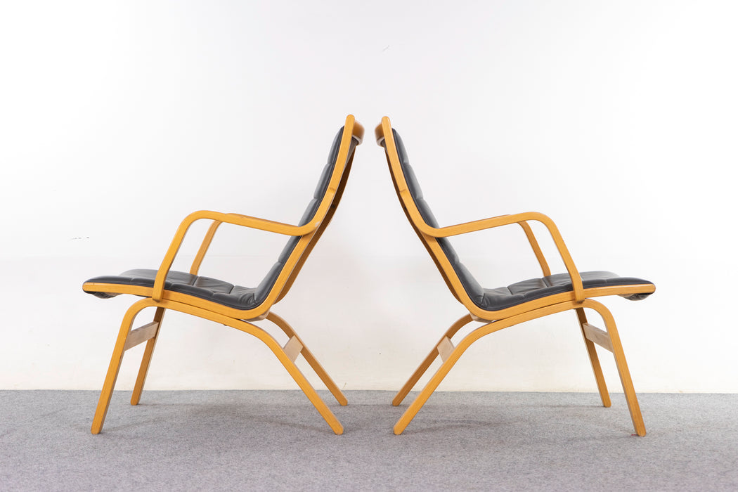 Leather & Beech Lounge Chair Pair - (326-095)