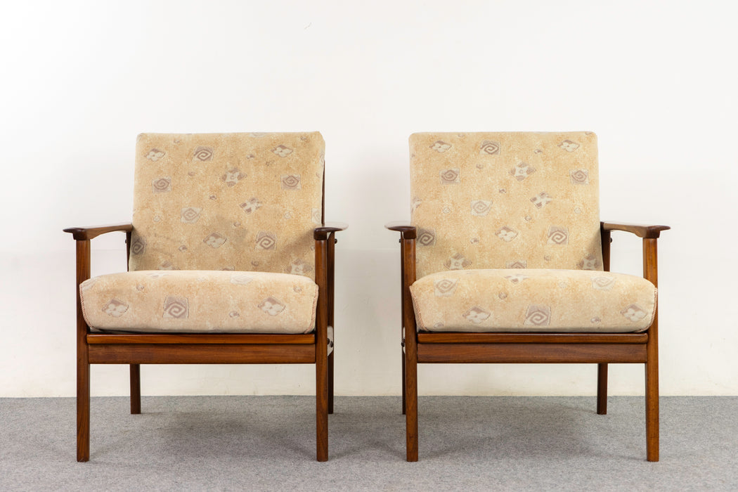 Teak Danish Lounge Chair Pair - (325-040)