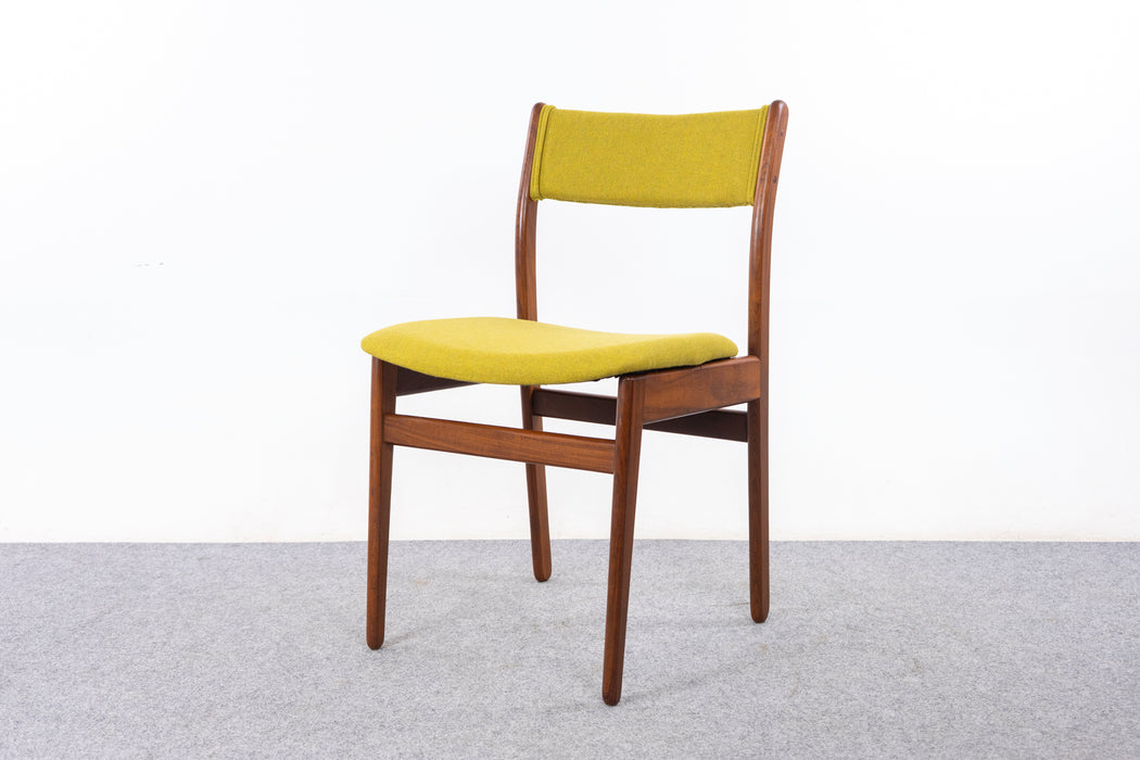 4 Danish Mid Century Teak Dining Chairs - (325-224)