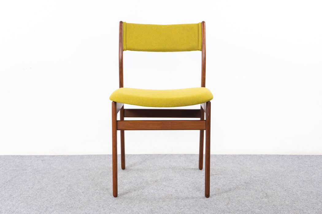 4 Danish Mid Century Teak Dining Chairs - (325-224)