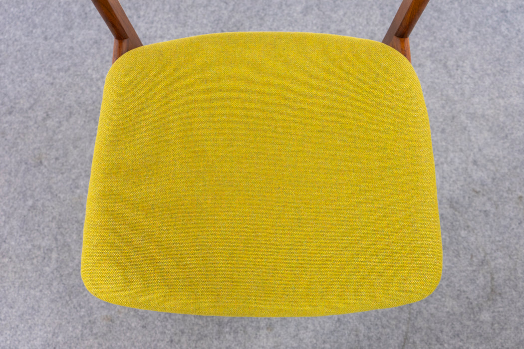 4 Danish Mid Century Teak Dining Chairs - (325-224)