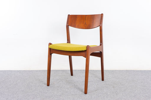 4 Danish Modern Teak Dining Chairs by Soro - (327-095)