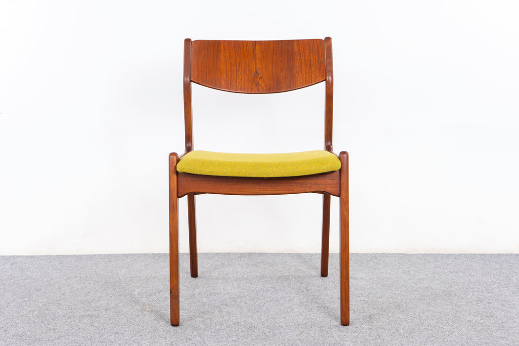 4 Danish Modern Teak Dining Chairs by Soro - (327-095)
