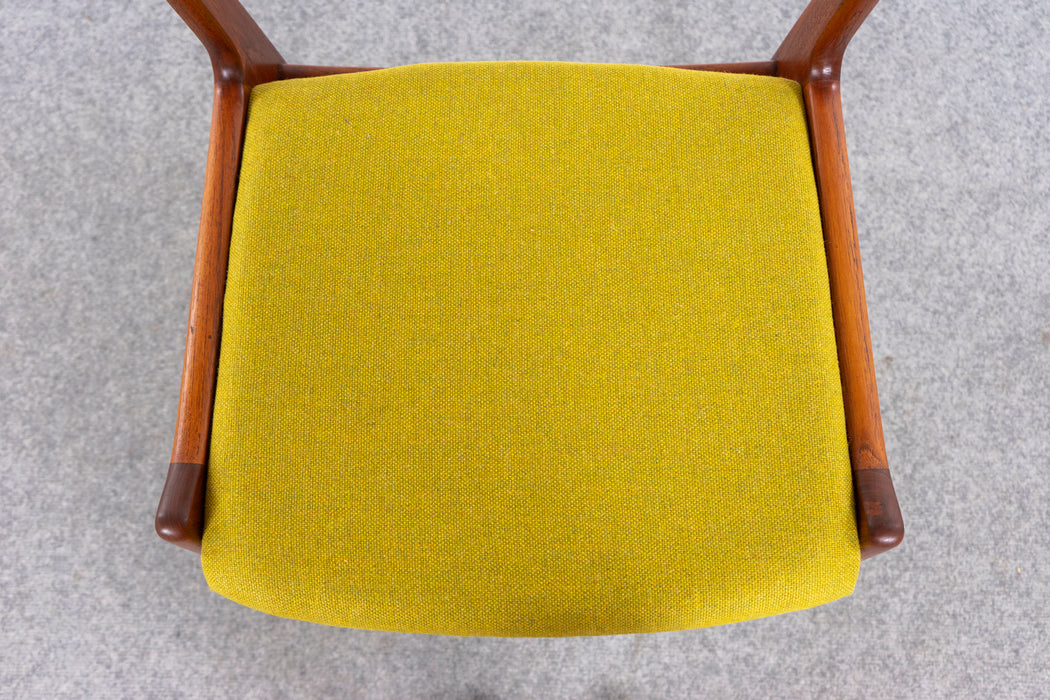 4 Danish Modern Teak Dining Chairs by Soro - (327-095)
