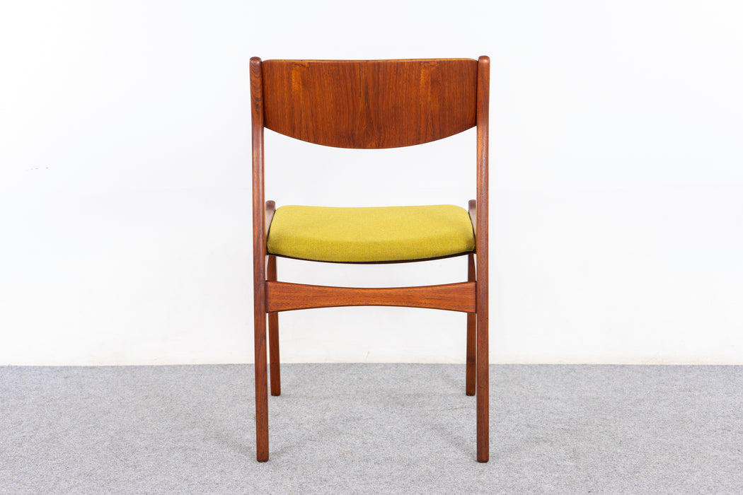 4 Danish Modern Teak Dining Chairs by Soro - (327-095)