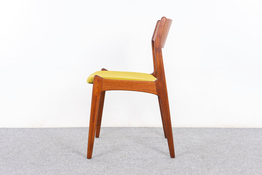 4 Danish Modern Teak Dining Chairs by Soro - (327-095)