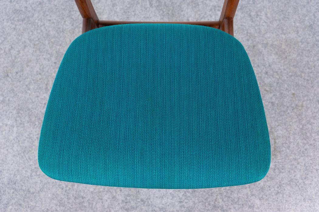 4 Danish Modern Teak Dining Chairs - (327-107)