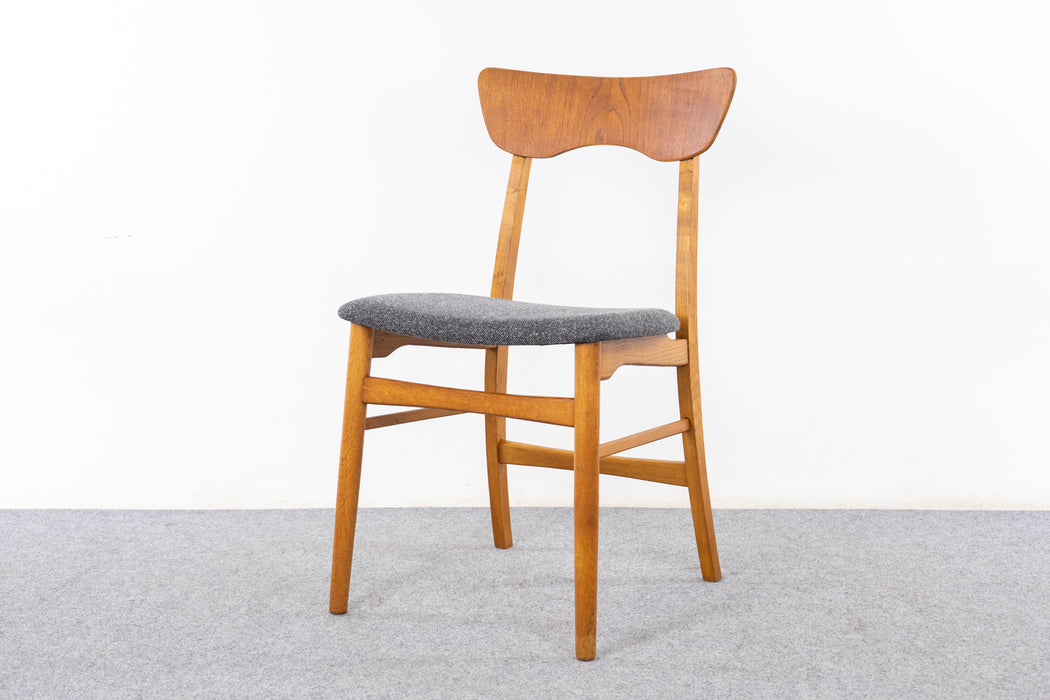 4 Danish Mid Century Teak & Oak Dining Chairs - (327-125)