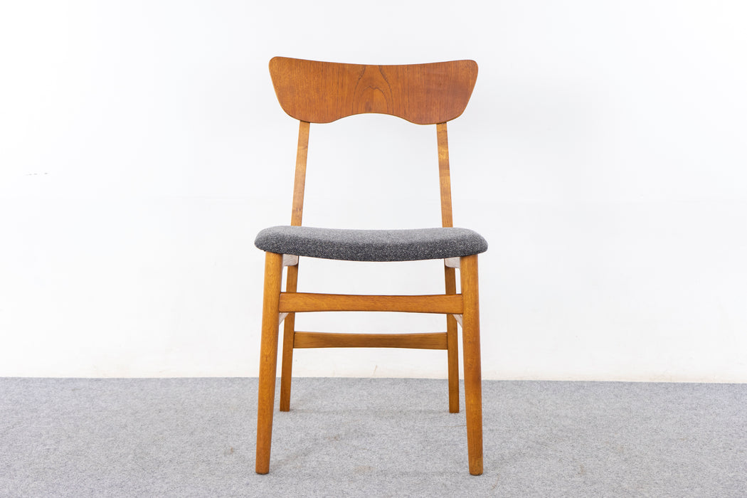 4 Danish Mid Century Teak & Oak Dining Chairs - (327-125)