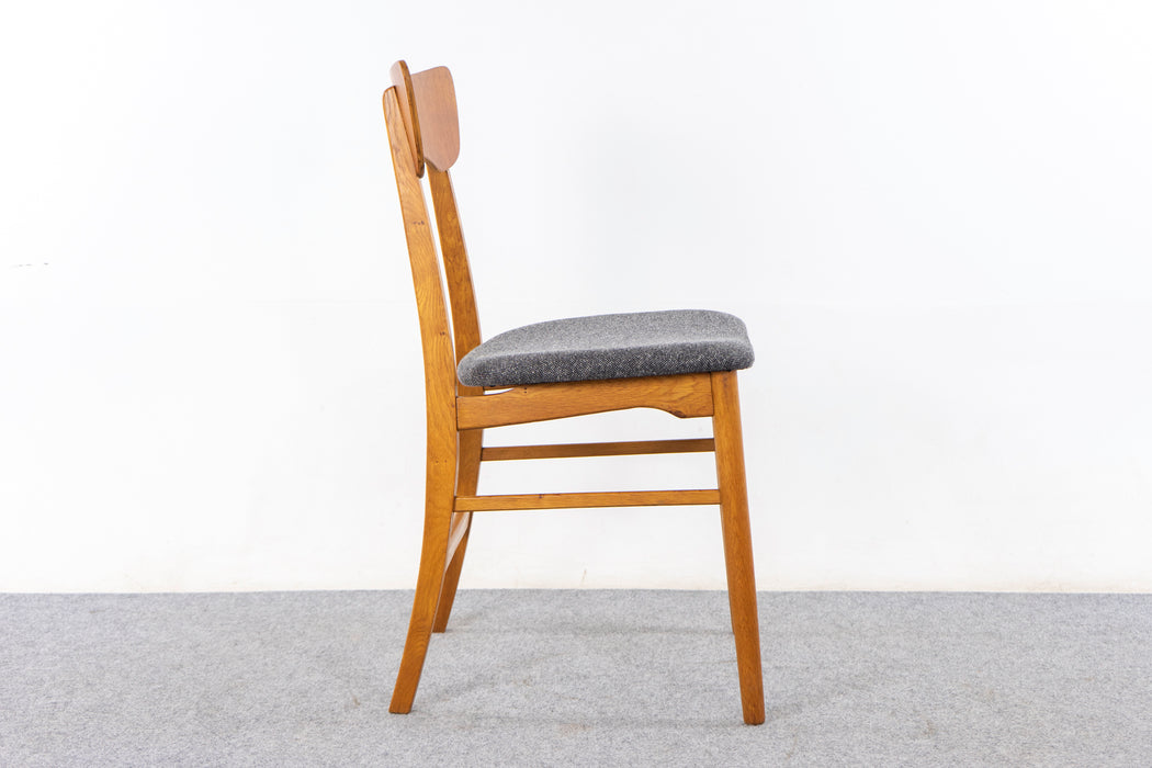 4 Danish Mid Century Teak & Oak Dining Chairs - (327-125)