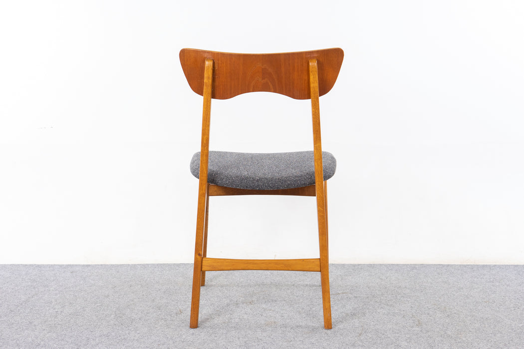 4 Danish Mid Century Teak & Oak Dining Chairs - (327-125)