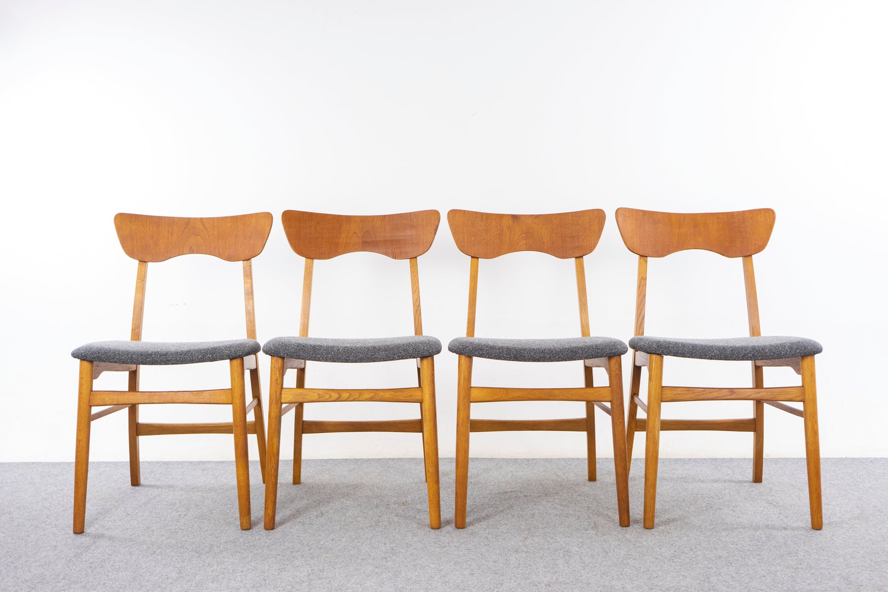 4 Danish Mid Century Teak & Oak Dining Chairs - (327-125)
