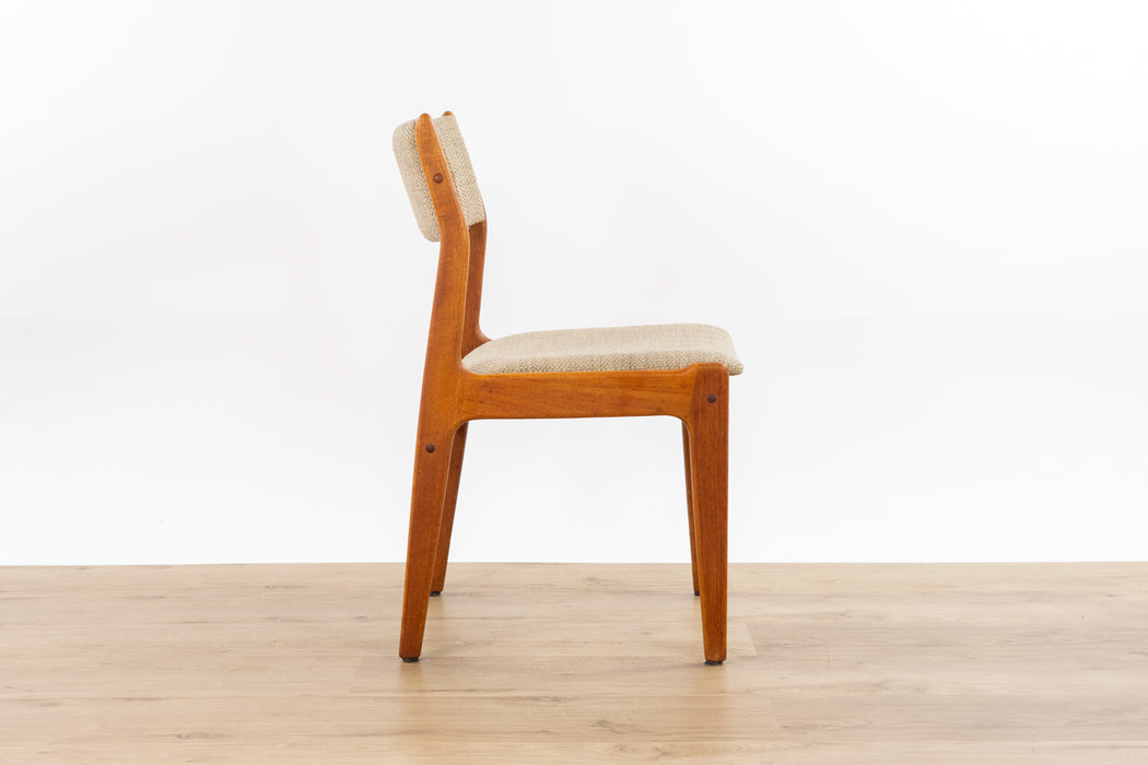 4 Mid-Century Teak Dining Chairs - (D1572)