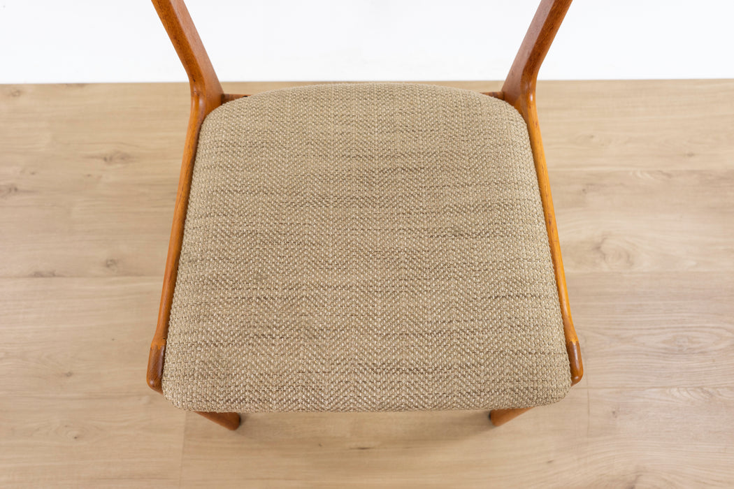 4 Mid-Century Teak Dining Chairs - (D1572)