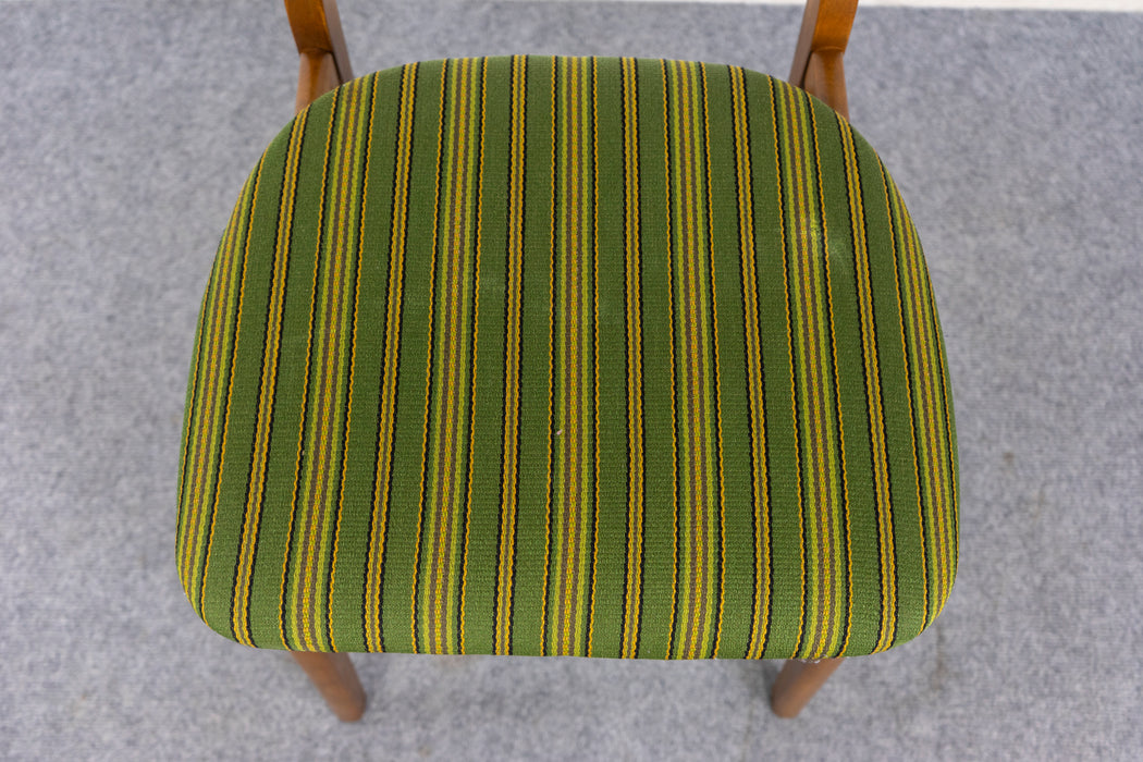 4 Danish Mid Century Teak & Beech Dining Chairs - (327-097)