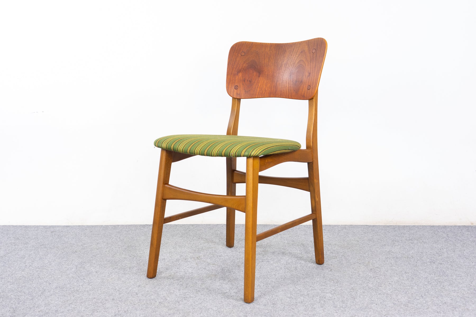 4 Danish Mid Century Teak & Beech Dining Chairs - (327-097)