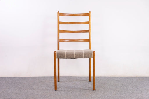 4 Danish Modern Teak Dining Chairs - (325-282)
