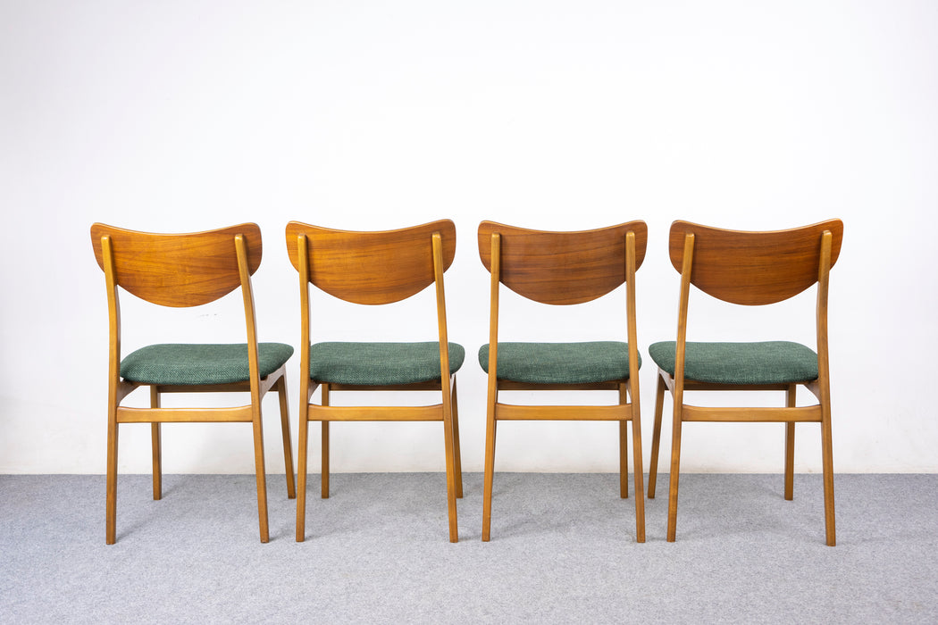 4 Danish Modern Walnut Dining Chairs - (325-043)