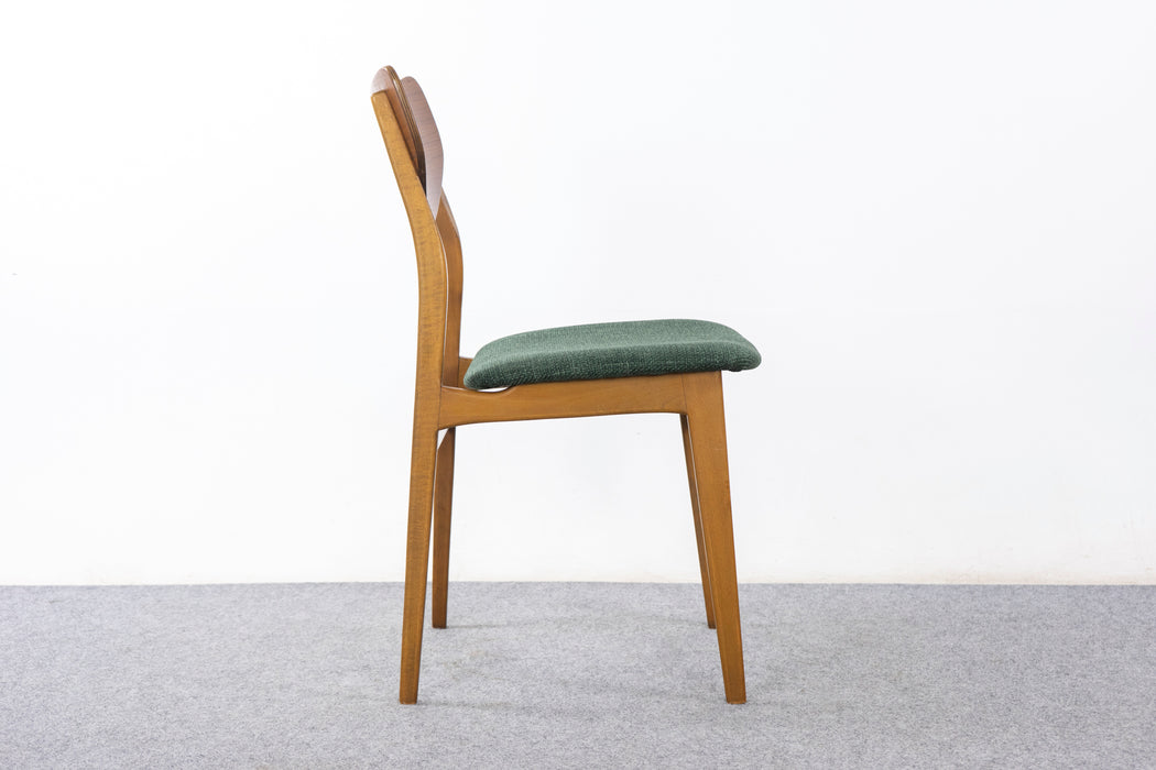 4 Danish Modern Walnut Dining Chairs - (325-043)