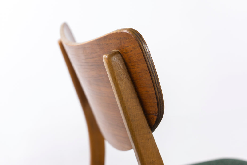 4 Danish Modern Walnut Dining Chairs - (325-043)