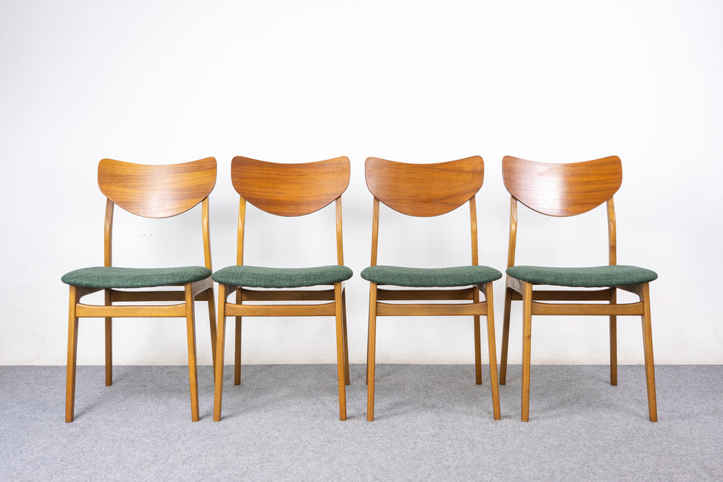 4 Danish Modern Walnut Dining Chairs - (325-043)