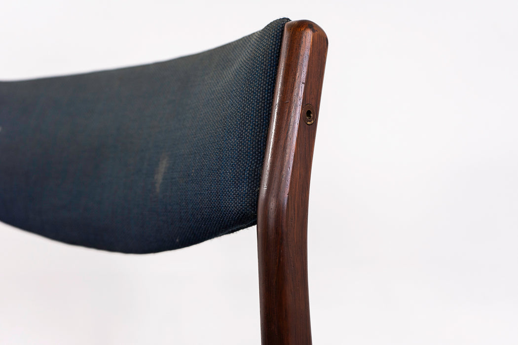 4 Rosewood Danish Dining Chairs - (321-121)