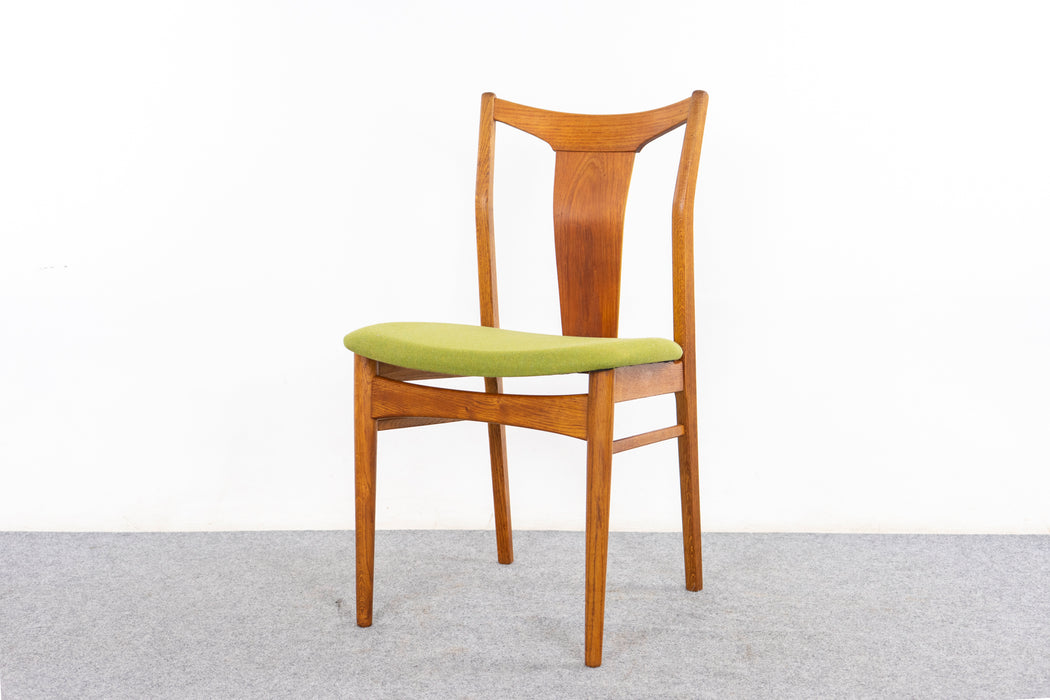 6 Danish Modern Teak & Oak Dining Chairs - (327-144)