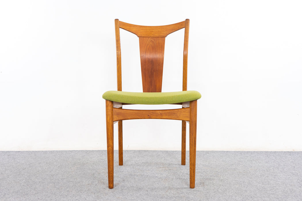 6 Danish Modern Teak & Oak Dining Chairs - (327-144)