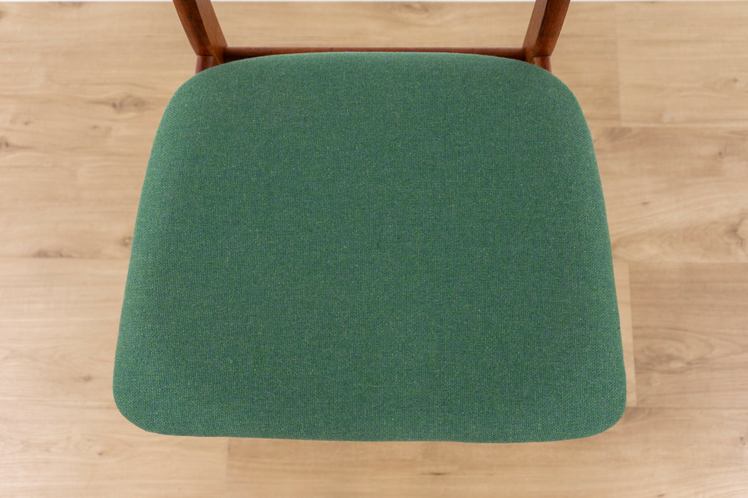 6 Danish Modern Teak Dining Chairs - (D1514)