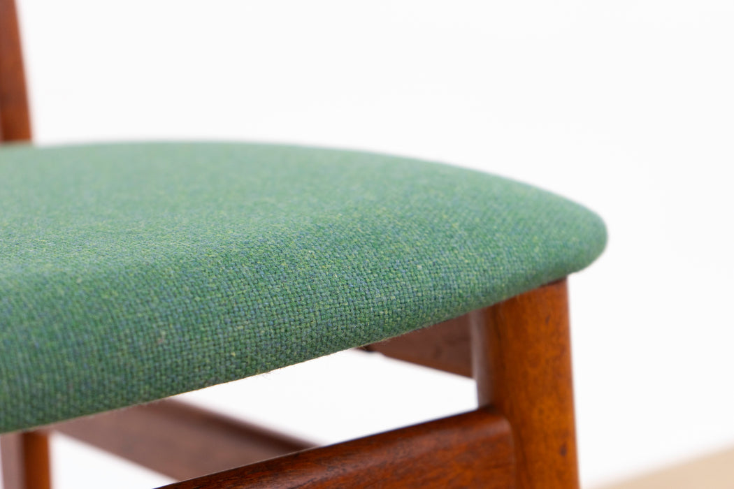 6 Danish Modern Teak Dining Chairs - (D1514)
