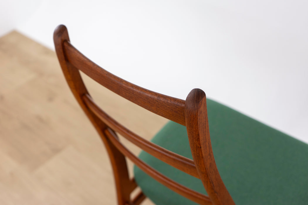 6 Danish Modern Teak Dining Chairs - (D1514)