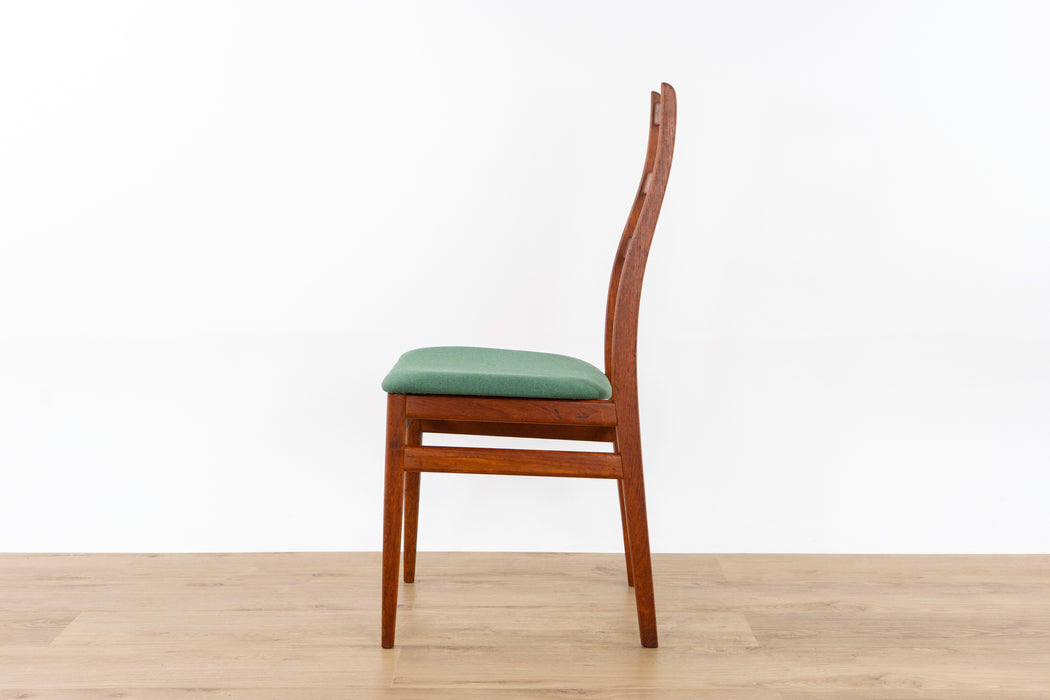 6 Danish Modern Teak Dining Chairs - (D1514)