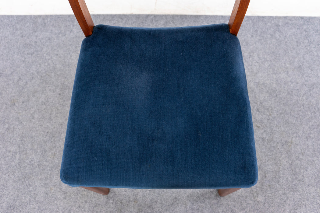 6 Danish Mid-Century Teak Dining Chairs - (D1480)