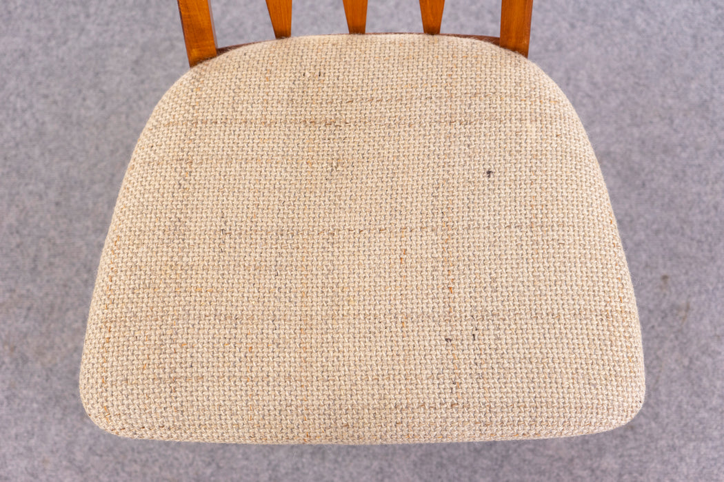 8 Teak Eva Dining Chairs by Niels Kofoed - (326-145)