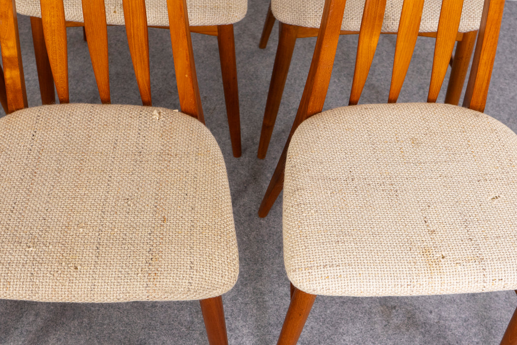 8 Teak Eva Dining Chairs by Niels Kofoed - (326-145)