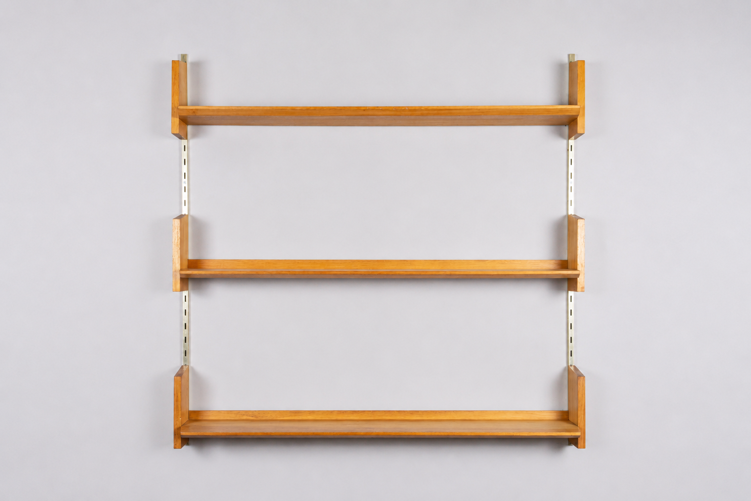 German Mid-Century Beech Wall Unit by WK Möbel - (327-013.2)