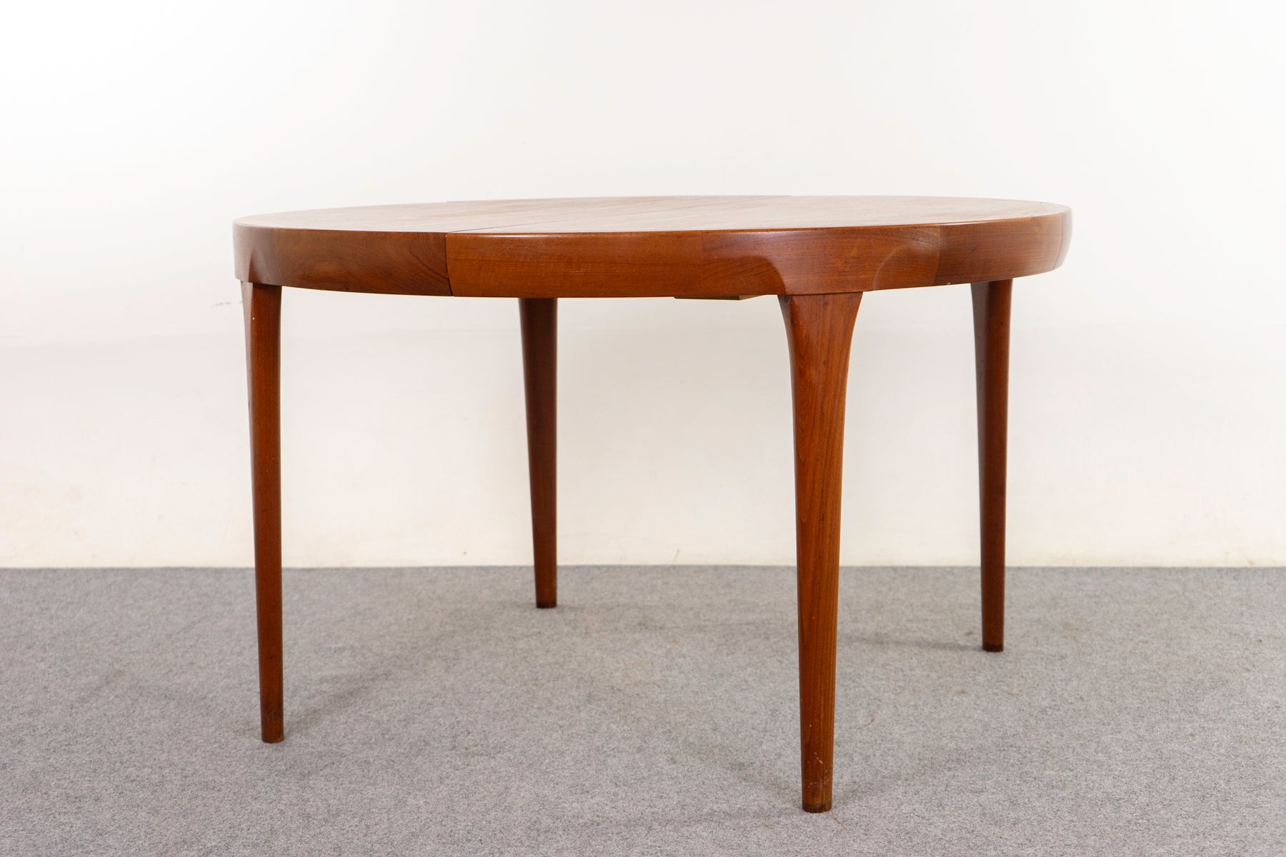 Teak Dining Table by Ib Kofod Larsen - (D1271)