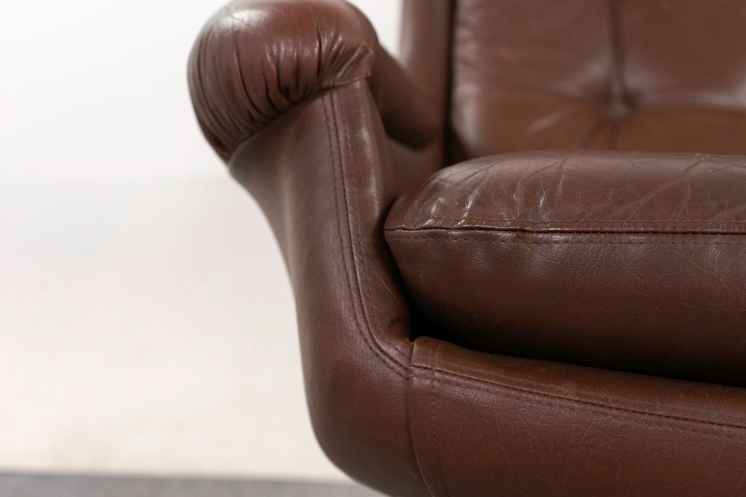 Leather Mid-Century Modern Swivel Chair - (325-010)