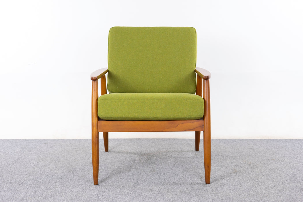 Danish Modern Beech Lounge Chair - (327-079)