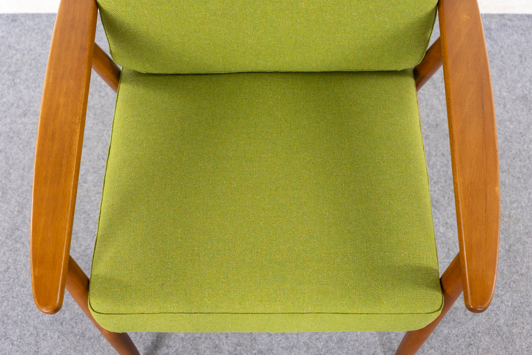 Danish Modern Beech Lounge Chair - (327-079)