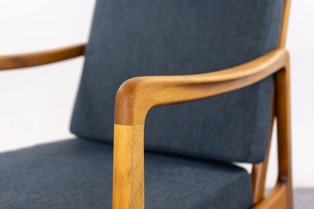 Beech FD 109 Lounge Chair by Ole Wanscher - (D1470)