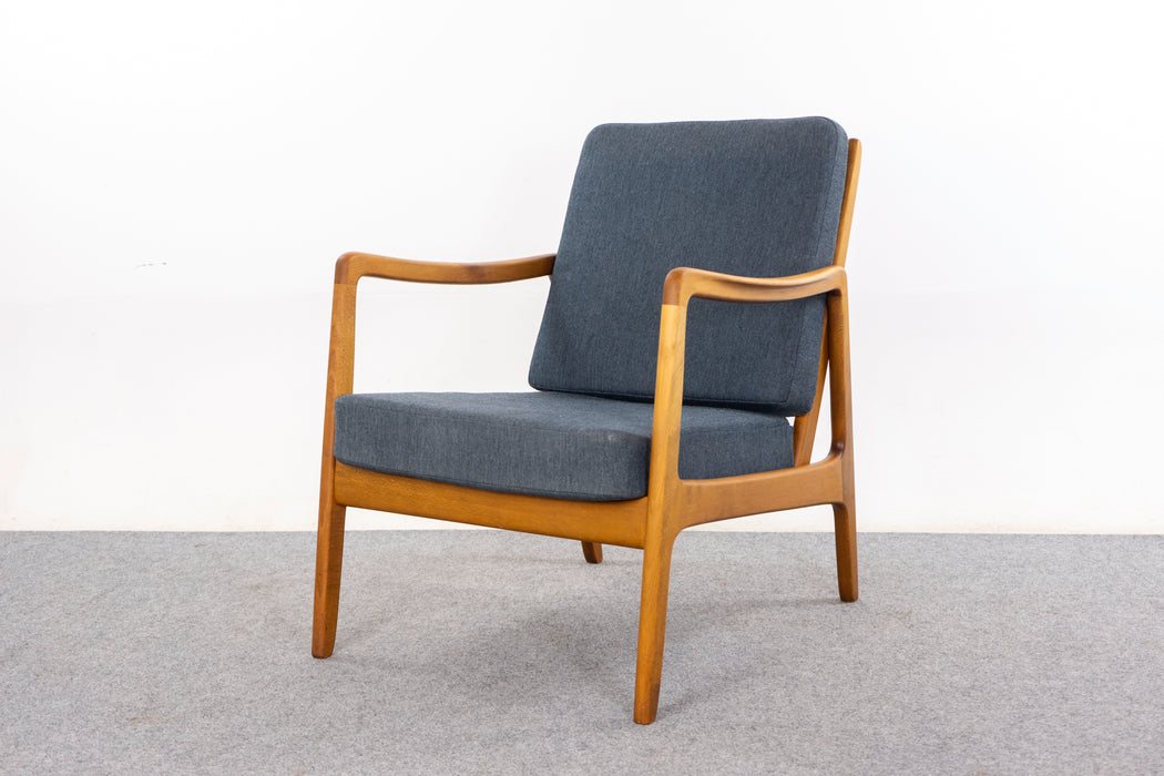 Beech FD 109 Lounge Chair by Ole Wanscher - (D1470)
