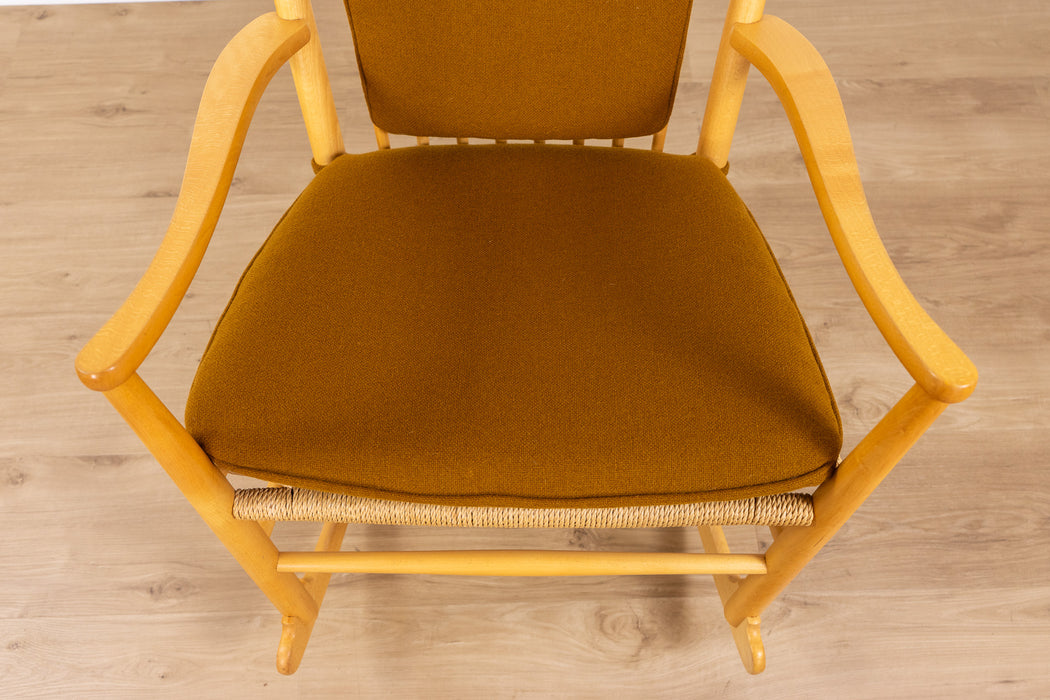 Hans Wegner J16 Beech Rocking Chair - (D1677)