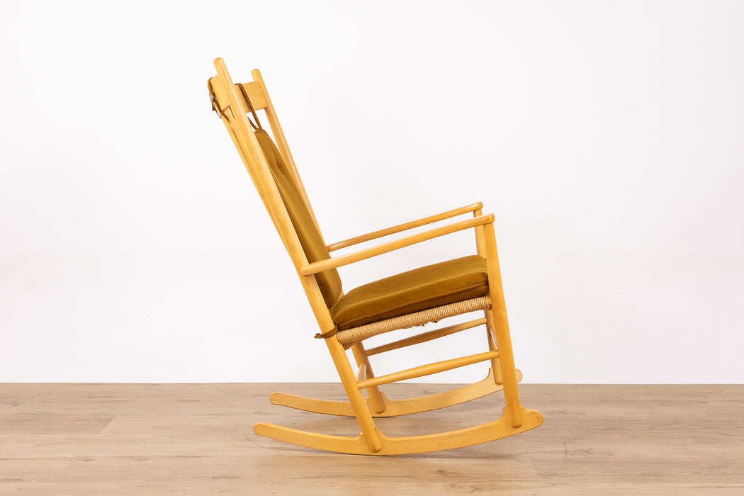 Hans Wegner J16 Beech Rocking Chair - (D1677)