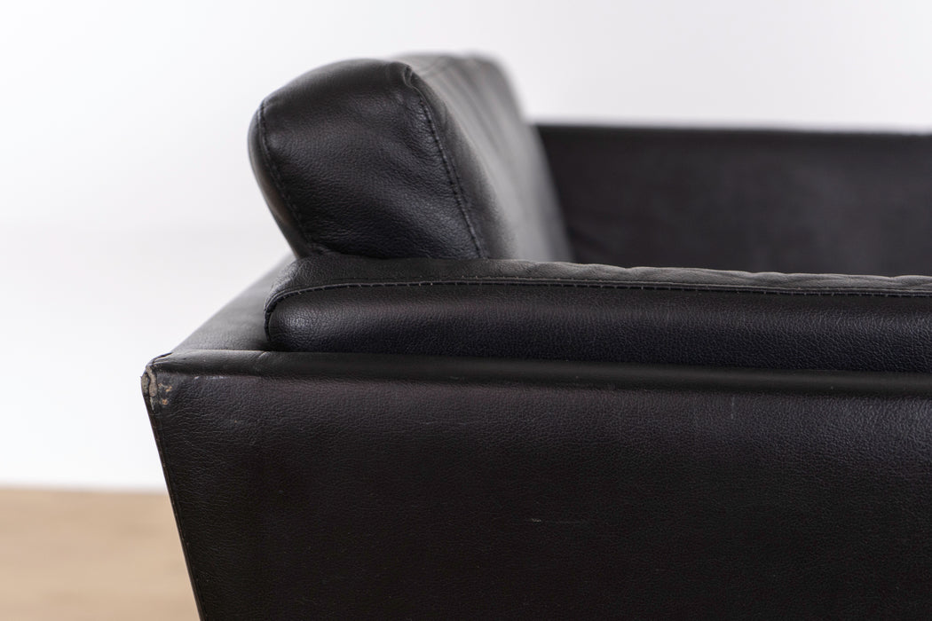 Danish Mid-Century Black Leather Sofa - (327-147)