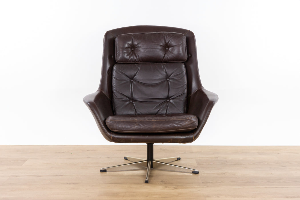 Danish Modern Leather Swivel Chair - (326-079)